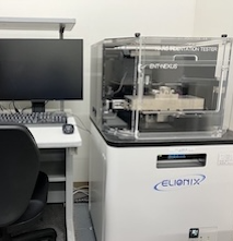 ナノインデンターの写真