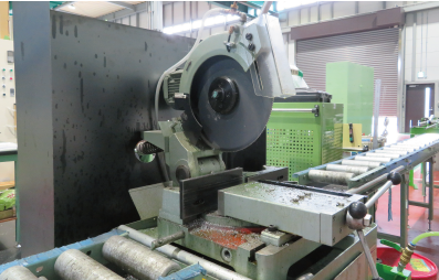 精密メタル切断機の写真